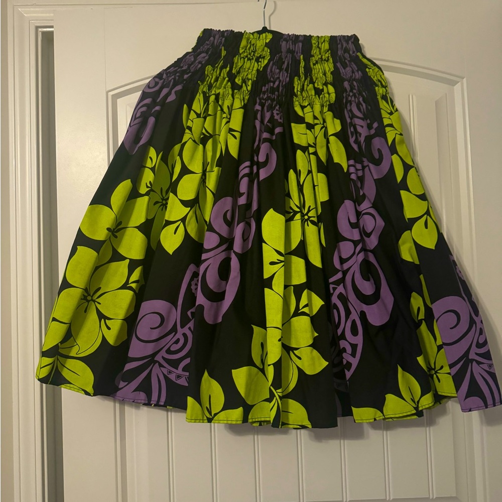 Hawaiian plumeria print hula skirt - Hula pau